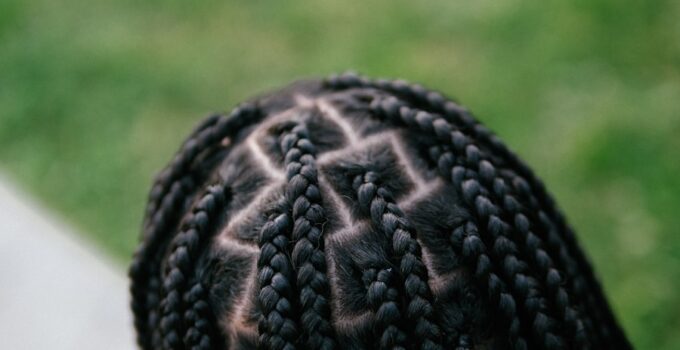 How Do You Hide the Grid on a Lace Wig Without Makeup?