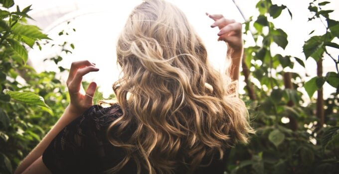 How Do You Make a Cheap Wig Look Good? Tips & Tricks