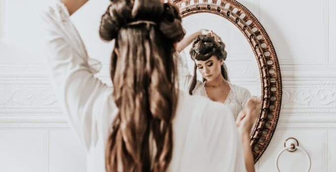 How Do You Moisturize a Dry and Brittle Wig: Expert Tips