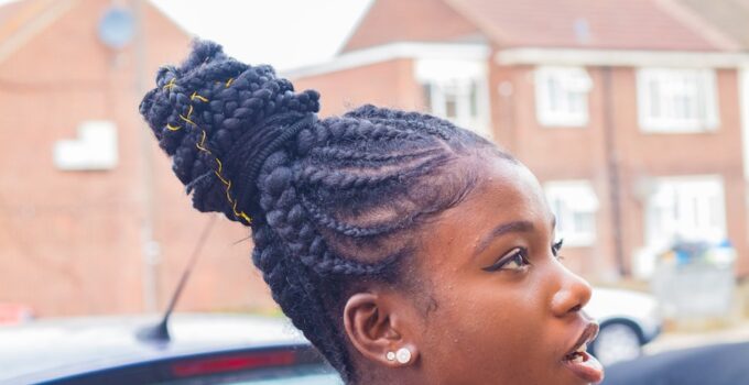 Step-by-step guide on how to bleach knots on a wig