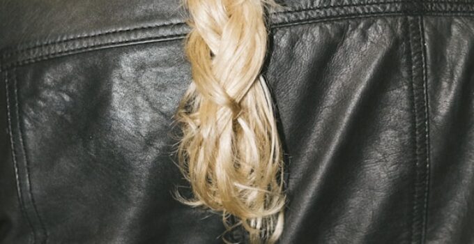 A tutorial on how to change the part on a wig that is fixed.
