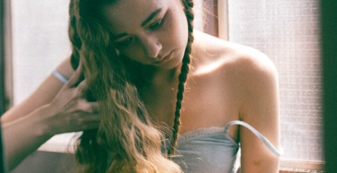 Step-by-step guide on how to co-wash a wig for optimal care